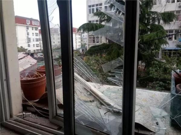 突發(fā)！青島一居民樓發(fā)生爆燃！已造1人死亡，7人受傷！3公里外有震感…