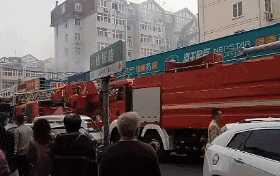 突發(fā)！青島一居民樓發(fā)生爆燃！已造1人死亡，7人受傷！3公里外有震感…