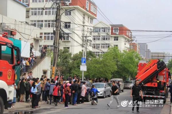 突發(fā)！青島一居民樓發(fā)生爆燃！已造1人死亡，7人受傷！3公里外有震感…