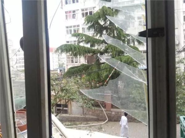 突發(fā)！青島一居民樓發(fā)生爆燃！已造1人死亡，7人受傷！3公里外有震感…